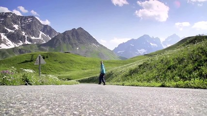 Каскади с парапланер,нищо невъзможно когато толкова си добър !