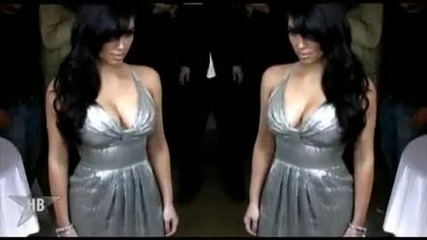 Kim Kardashian плаче на големите си гърди 