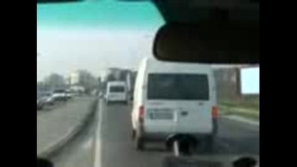 как се дава път на линейка в европейските държави