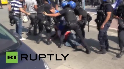 Турция: Възникнаха размирици по време на демонстрация на търговския съюз в Анкара, има арестувани
