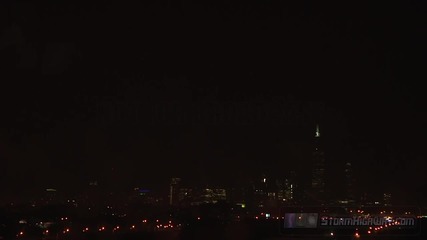 Светкавици падат върху три небостъргача в Чикаго едновременно 30.6.2014