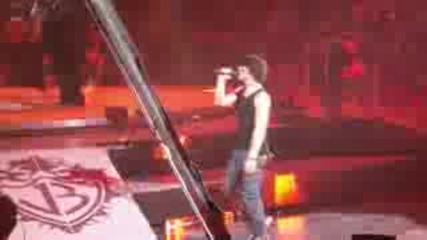 Jonas Brothers - World War 3 (tulsa,  Ok)(панталоните на Джо са скъсани отзад =p)