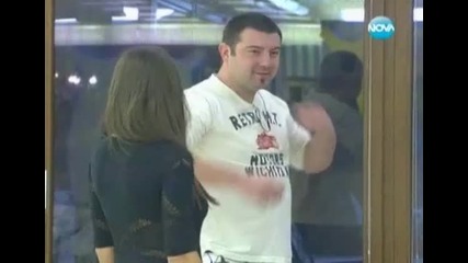 Нед кара съквартирантите да се събличат - Много смях