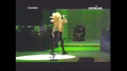 Шакира-live-киев-8.10.2011