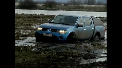 На косъм от затъване !