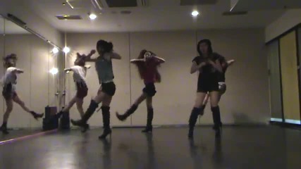 Dancing Dolls