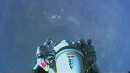 Феликс Баумгартнер скочи от ръба на космоса!