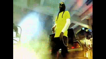Chris Brown feat. Busta Rhymes & Lil Wayne - Look At Me Now