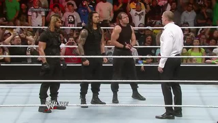 The Shield атакуват и пребиват Kane - Wwe Raw 17/3/14