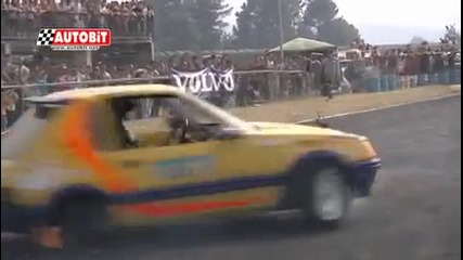 Не сте виждали такова изпълнение с кола