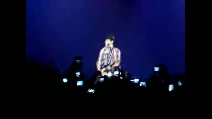 Замерят Ник със сутиен на сцената! Смях! Nick Jonas & The Administration - Rose Garden 