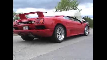 Lamborghini Diablo Revving 