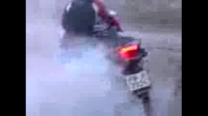 Палене на гума 2006г
