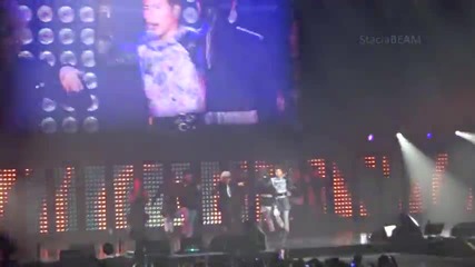 [fancam] Tvxq - Keep Your Head Down @ Sm Town 2011 World Tour in Paris