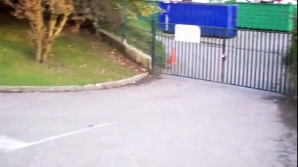 Бейни с яко Ром