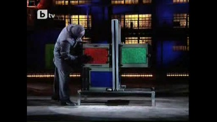 Разбулените тайни на магията - Магът разделя момиче на 3 и после я сглобява (бг Аудио) 27.12.09 