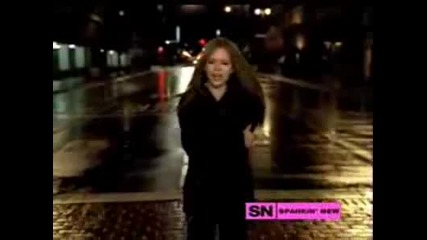 Avril Lavigne - Keep Holding on [music video]