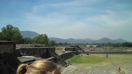 Мексико - пирамидите във Теотихуакан 