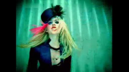Avril Lavigne - Hot ( High Quality )