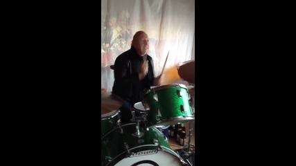 Mike Terrana Playing a 1971 Green Sparkle Ludwig Kit at the Drum Museum