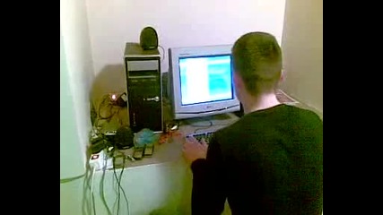 Добата чупи компютъра си - Голям смях
