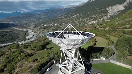 В Швейцария превърнаха стари антени в гигантски соларни панели (ВИДЕО)