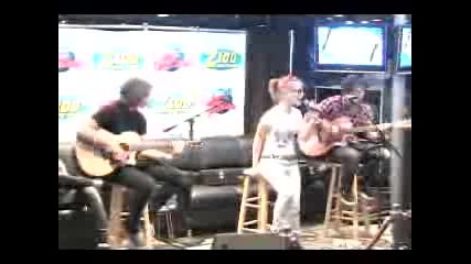 Paramore - Misery Business [z100 Z Lounge 08.15.08] (z100)