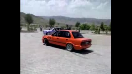 Bmw e30 яко бърнаут 