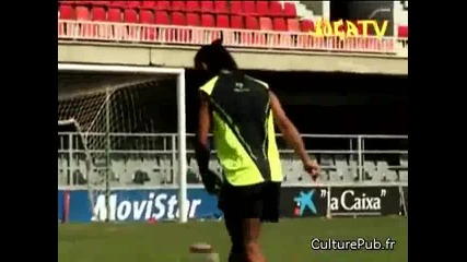 Ronaldinho s warm up at Camp Nou Joga bonito