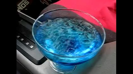 Страхотен трик със вода и бас ;)