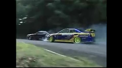 Amazing Japanese Drift (jzx100 vs B324r vs Ae86) 