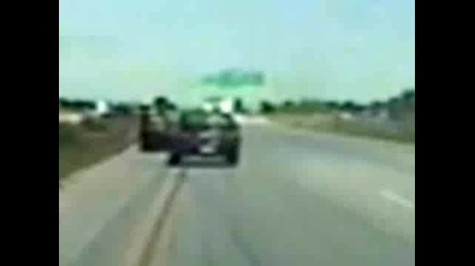 Луд оставя бебе на магистралата при гонка с полиция