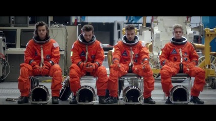 2015! [превод] One Direction - Drag Me Down (official video)