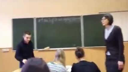 Вижте какво се случва в училищата в Русия с гаменчетата, които се осмеляват да посегнат на учител
