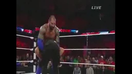 Seth Rollins тушира и елиминира Batista - Wwe Payback 2014
