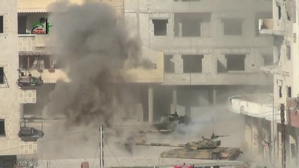 Взривяване на Руски танк Т-72 в Сирия с противотанкова ракета.