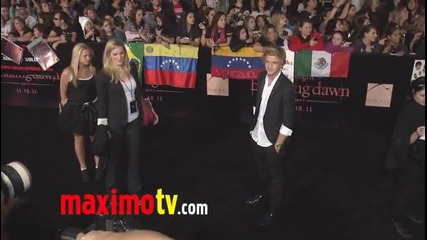 Cody Simpson на премиерата на Twilight: Breaking Dawn Part 1!
