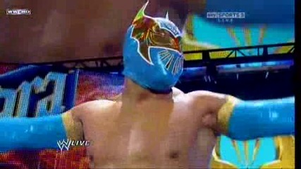 Sin Cara a.k.a Mistico идва в Wwe и пребива Sheamus !