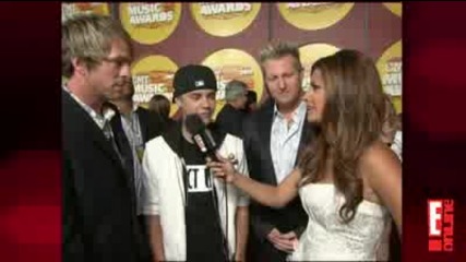 Justin Bieber Teams Up With Rascal Flatts
