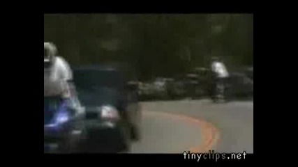 Джип Удря Моторист И Бяга