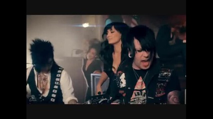 Falling In Reverse - The drug in me is you .