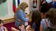 Илияна Йотова посрещна в президентската институция деца на загинали служители от системата на МВР