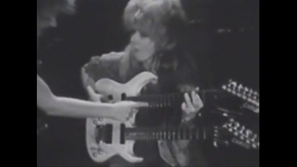 Vixen - Edge Of A Broken Heart