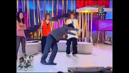 Golf - Mike dancing