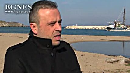 Пристанището на Черноморец „изяде” плажа