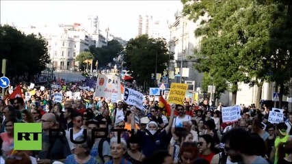 Spain: Thousands challenge new 'gag law' on streets of Madrid