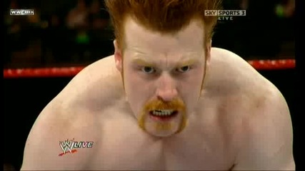Sheamus преби и Сантино | Raw 30/11/09 |