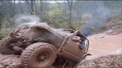 Във тази кал и 4x4 Не помага!!