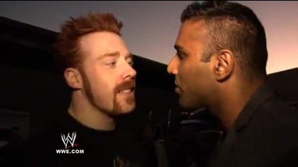 Шеймъс се среща със Джиндър Махал преди да влезе в залата на Raw