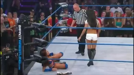 Brooke Tessmacher vs Gail Kim